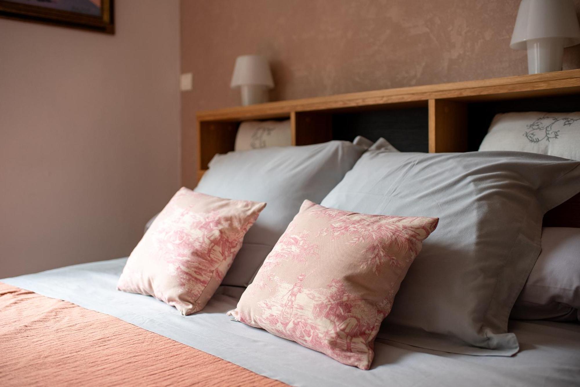 Au Nid De La Madeleine Bed & Breakfast Gaillac Bagian luar foto